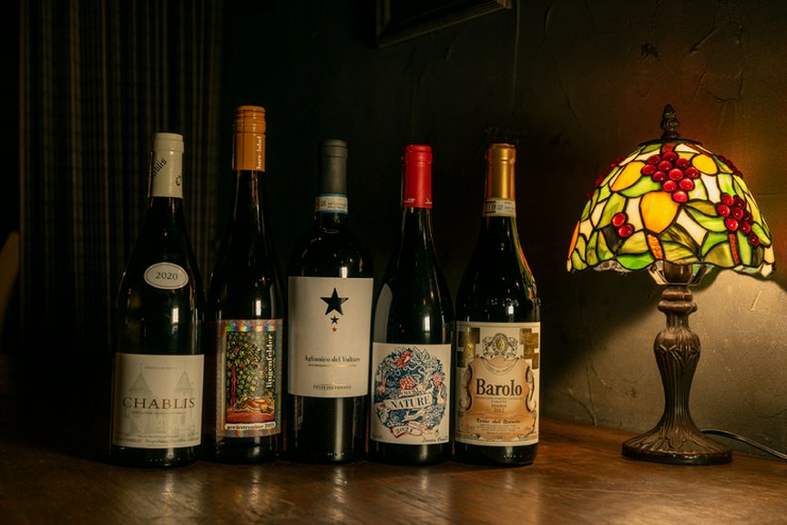 ワインや広島のお酒など多彩なドリンクをご用意しています。