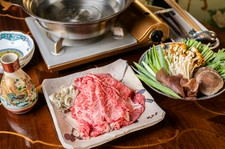 牡蠣と肉
あざぶいろは

知る人ぞ知る一品です

米沢牛のしゃぶしゃぶを目の前でおつくりします。