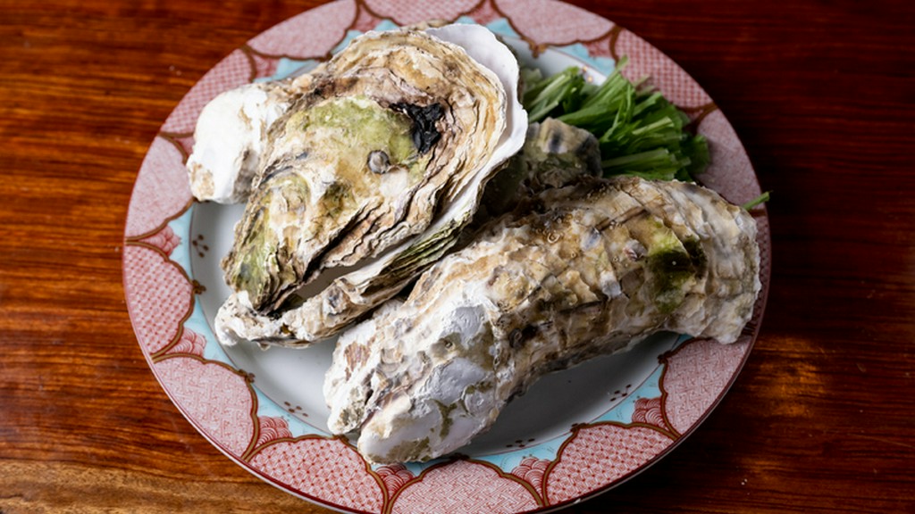 味も食感もプレミアム。広島直送の「かき小町」を味わって