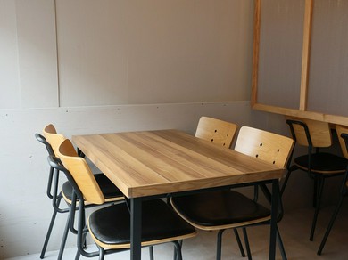 コネクト可能なテーブル席は、お子さま連れにもオススメ