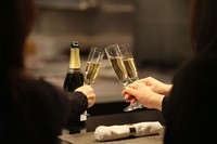 ■フリーフローメニュー：
鎌倉生ビール、ソムリエ厳選赤・白ワイン、シャンパン、スパークリングワイン、ウイスキー、ソフトドリンク各種ほか
全17種類のドリンクを心ゆくまでご堪能ください。