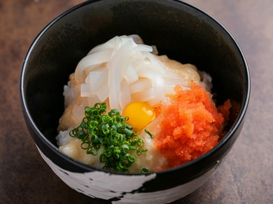 新鮮なイカと九州名物の明太子を掛け合わせて生まれた『イカ明太定食』