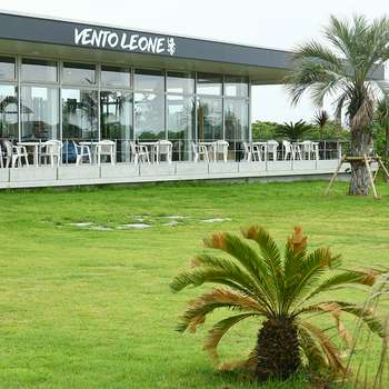 開放感あふれる非日常空間で、本格イタリアンを楽しめる