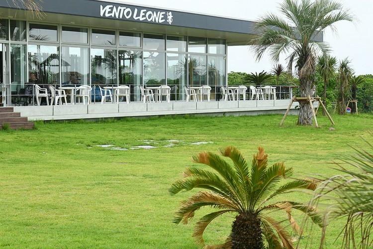 開放感あふれる非日常空間で、本格イタリアンを楽しめる