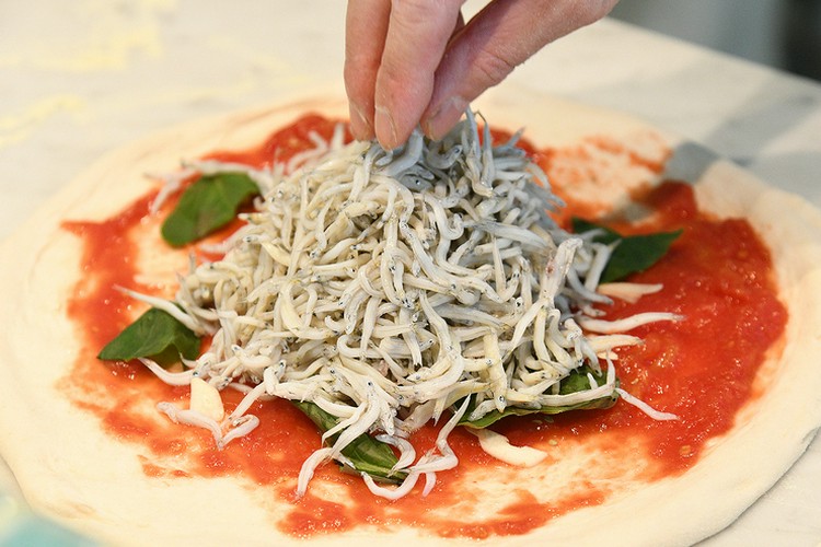 本場イタリア産小麦粉や地元の旬素材など、厳選食材を使用