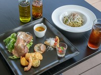 前菜と食後のドリンクがついた『ランチセット』