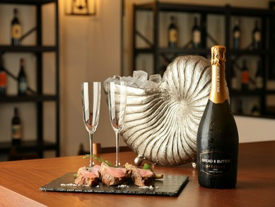 カリフォルニア産のみの上質なワインを吟味してラインナップ