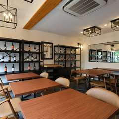 カリフォルニア州ナパバレー北端の街をイメージした店内空間