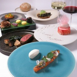 心にも残る思い出を提供！当店の魅力をたっぷりと感じられる人気No.1のコース≪コース5,500円（税込）≫