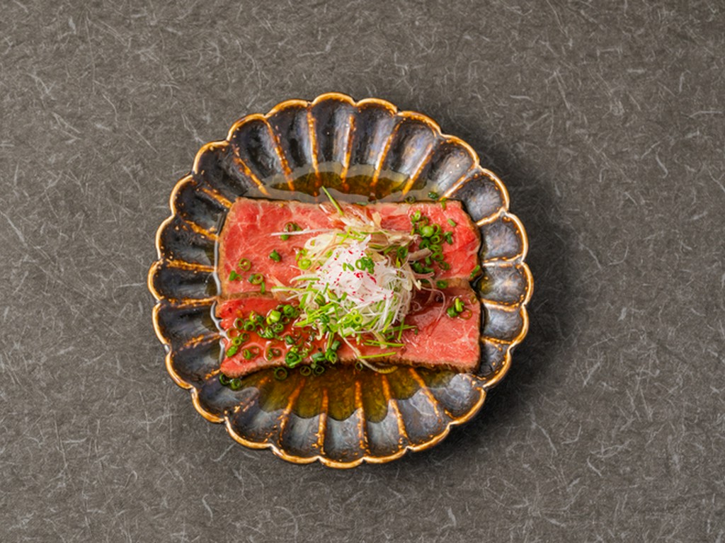 赤身本来の旨みを堪能できる『和牛のローストビーフ』