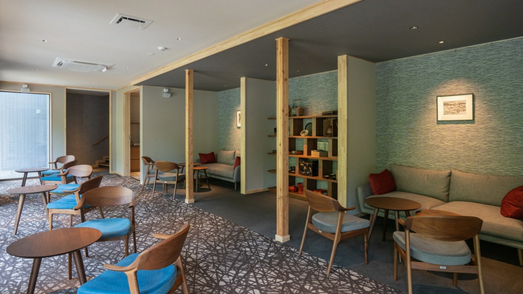 ディナーの後のくつろぎタイムにぴったりな1階ラウンジ