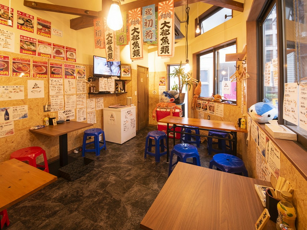 宴会に使い勝手の良いテーブル席を、二階に完備