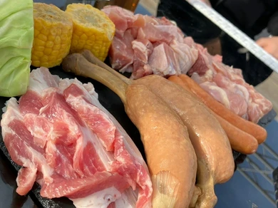 〈夜の海辺でBBQ〉