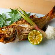 一本魚の料理の一例。
