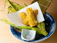 旬食材の揚物も充実。盛り付けの趣向も格別です！