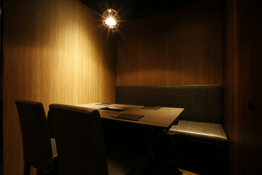 シックで落ち着いた雰囲気、清潔感を感じられるお店