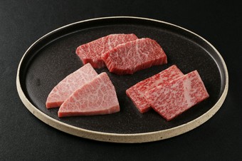 鹿児島黒牛チャンピオン和牛 3種盛り《1人前》