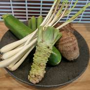 新鮮な野菜からは、みずみずしい食感やシャキシャキとした歯触りを存分に楽しむことができます。大地が持つ生命力を、そのままギュッと閉じ込めたようなおいしさに大満足！