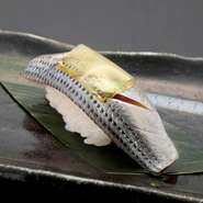 江戸前小肌 昆布乗せ