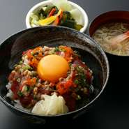 まぐろ納豆バクダン丼