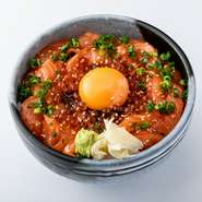 いくら＆サーモンユッケ丼