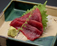 まずはこれっ！板前寿司自慢の本まぐろをつまみでどうぞ！