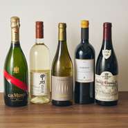 料理に合わせたペアリングもあり、7種類で1万円。イタリアだけに特化せず、フランスや日本のワインも随時用意されている。また、カルツォーネにはイタリアのクラフトビールを合わせるなど自由度の高さも楽しみだ。