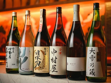 名だたる蔵元より取り寄せた、名酒は30種類ほど