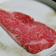 キメ細やかな霜降りとサッパリとした脂の旨味が特徴。
