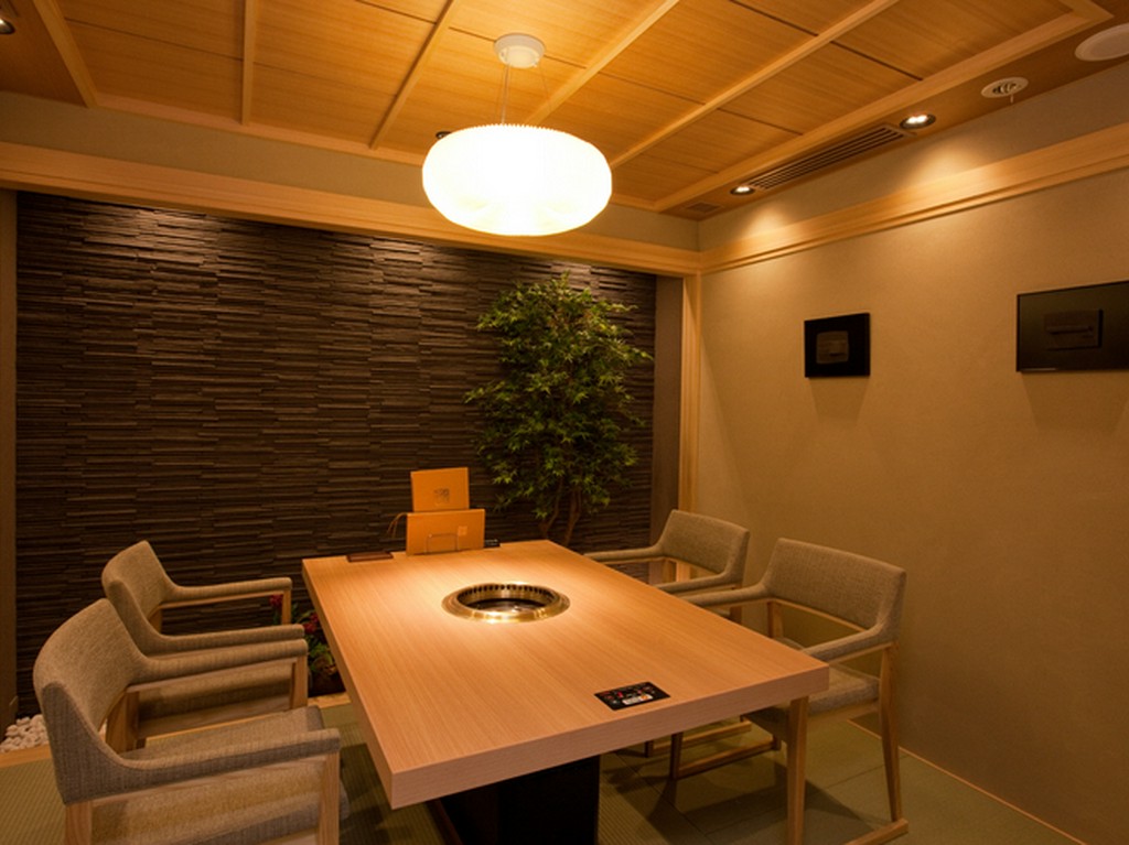 料亭のような設えの和の空間でゆっくり憩える