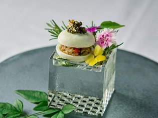 一瞬で篝日ワールドへ。旬魚や野菜で紡ぐ『季節のアミューズ』
