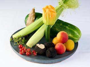 埼玉の地物食材、日本各地の旬食材、ヨーロッパの上質素材が揃う