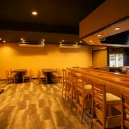 2023年8月のオープン以来、赤坂エリアでの接待スポットとして人気上昇中。食の都・福岡の実力と最旬のシーンを堪能できる店なので、県外のゲストを招く場にも理想的です。
