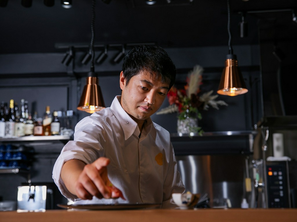 新鮮な素材を五感が喜ぶ料理に仕上げ、上質なサービスで提供