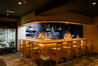 黒酢シャリ、新感覚の和食など、寿司店の新たな魅力を発信