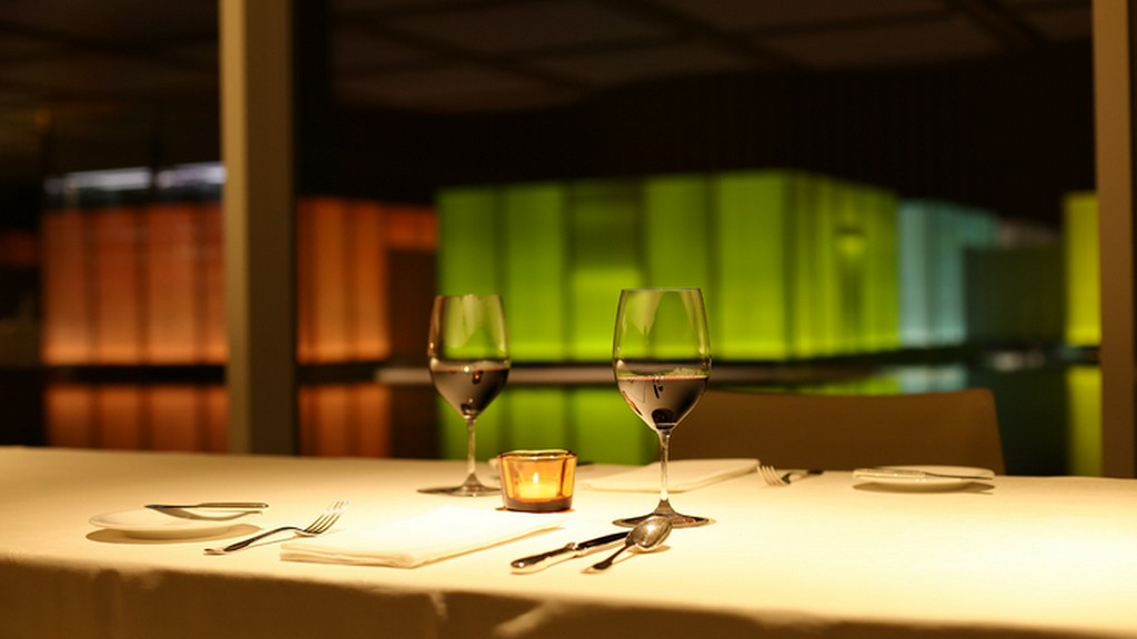 SIMOSEでしか見えない夜の絶景でディナーを！