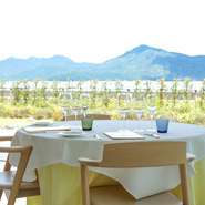 当店ソムリエがSIMOSEのフレンチに合わせたペアリングメニューをご用意しております。
〇ランチタイム　　￥5,000(税サ込)
〇ディナータイム　￥15,000(税サ込)