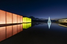 オードブル、温かいオードブル、メインをお魚またはお肉料理からお選びいただけるコースでございます。