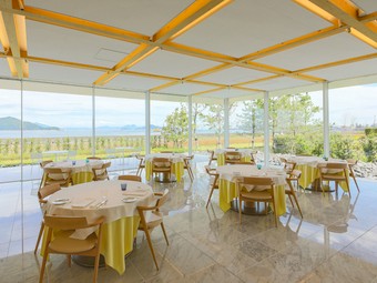 遮るものがない開放的な雰囲気は一軒家レストランならでは