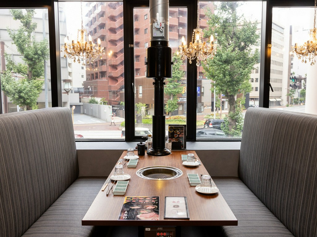 上質感あふれるラグジュアリーな店内でワンランク上の焼き肉を