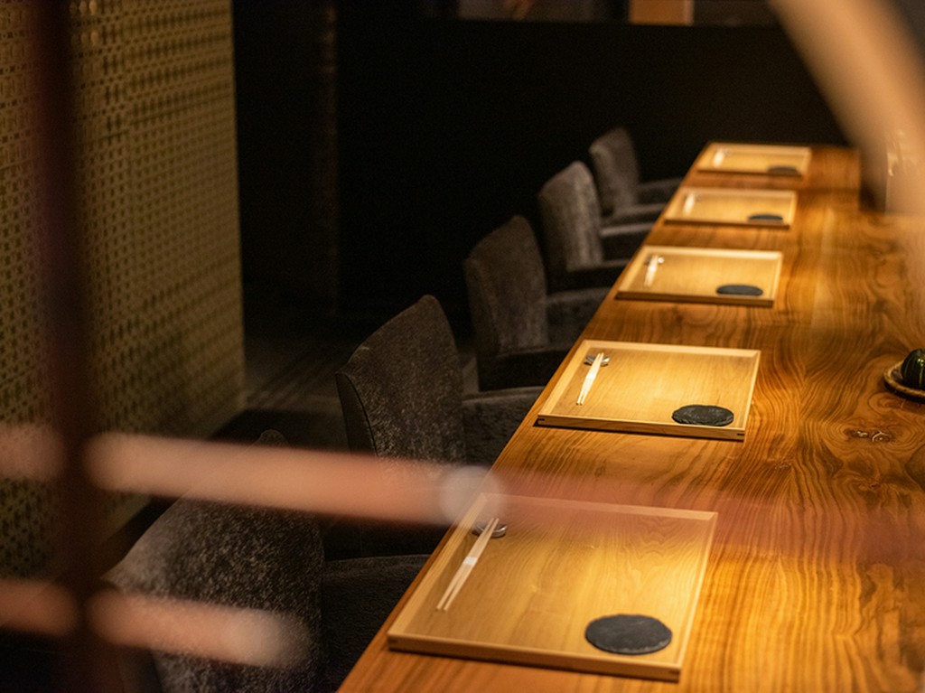 旬のコースとこだわりのお酒を味わう、上質な時間