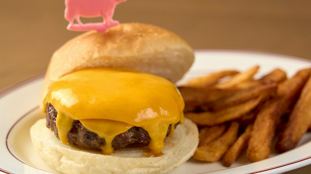 パテの旨みを存分に楽しむ一皿『ルーガーバーガー　フライドポテト＆スライスオニオン』