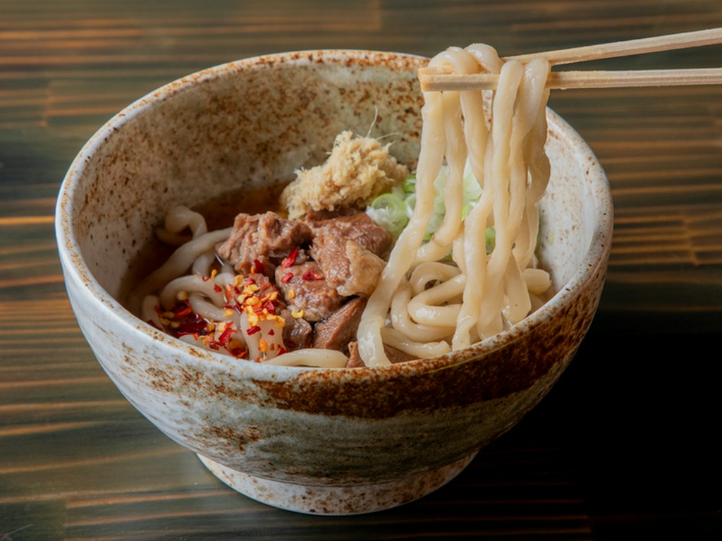 地元の名産品をうどんとコラボレーションさせた『宮崎牛うどん』