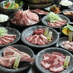 生ビール付きの飲み放題と羊肉9品を含む全13品をお楽しみいただけるコースです♪
