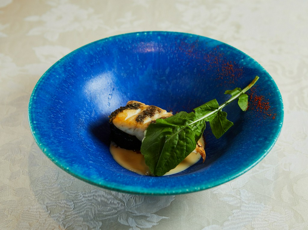 季節感を盛り込んだ目にも美しい一皿『魚料理』