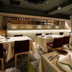 栃木県産の大谷石をふんだんに使用して落ち着いた雰囲気に