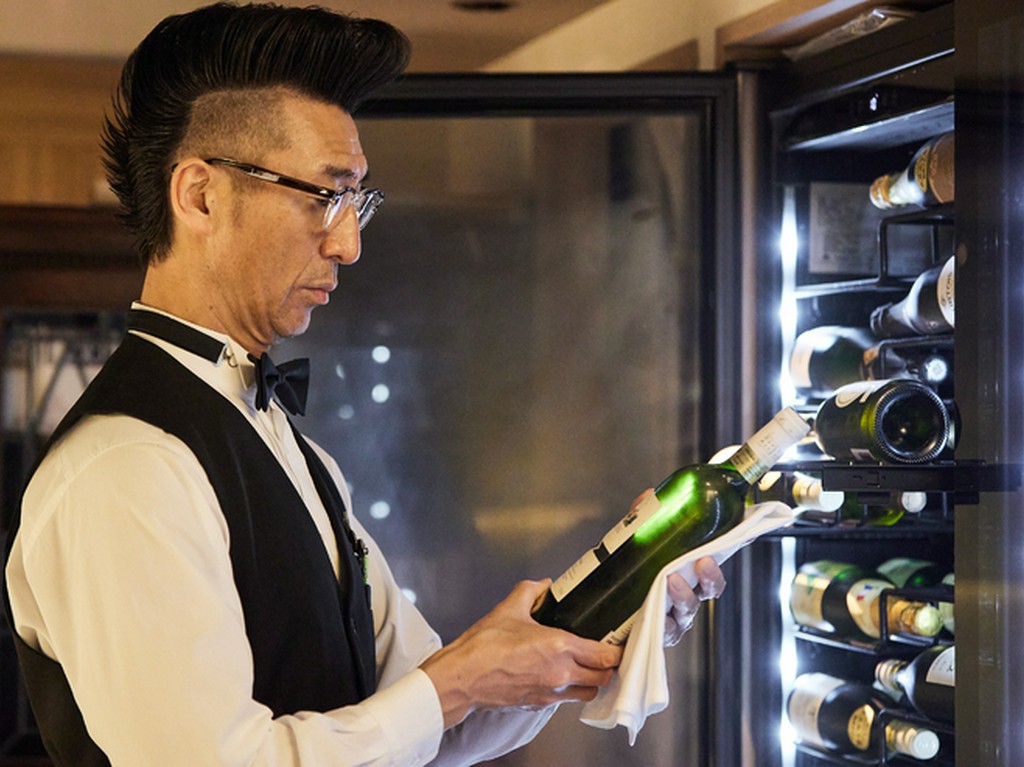 極上の一皿に合わせるワインはフランス産を中心に充実の品ぞろえ