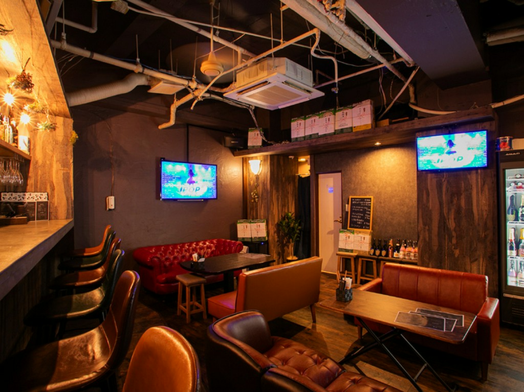 いつもの仲間とのと集合場所に、二軒目三軒目にも活躍のお店