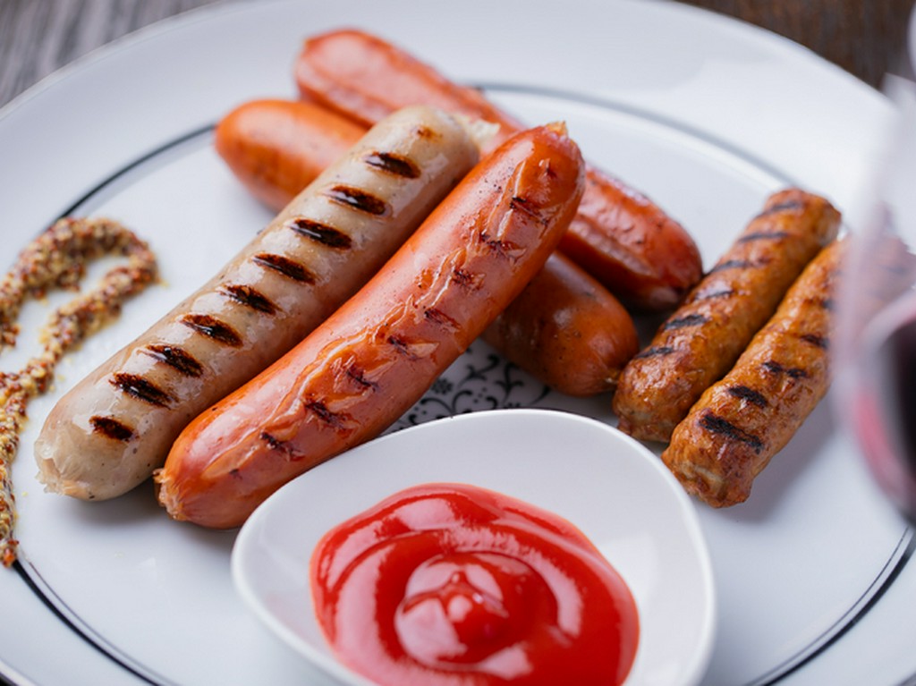 食べ応えあり『ソーセージ盛り合わせ5種』