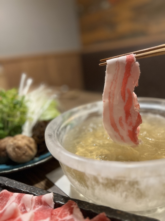 100% purebred San Agu pork Mozuku seaweed and lettuce shabu-shabu course